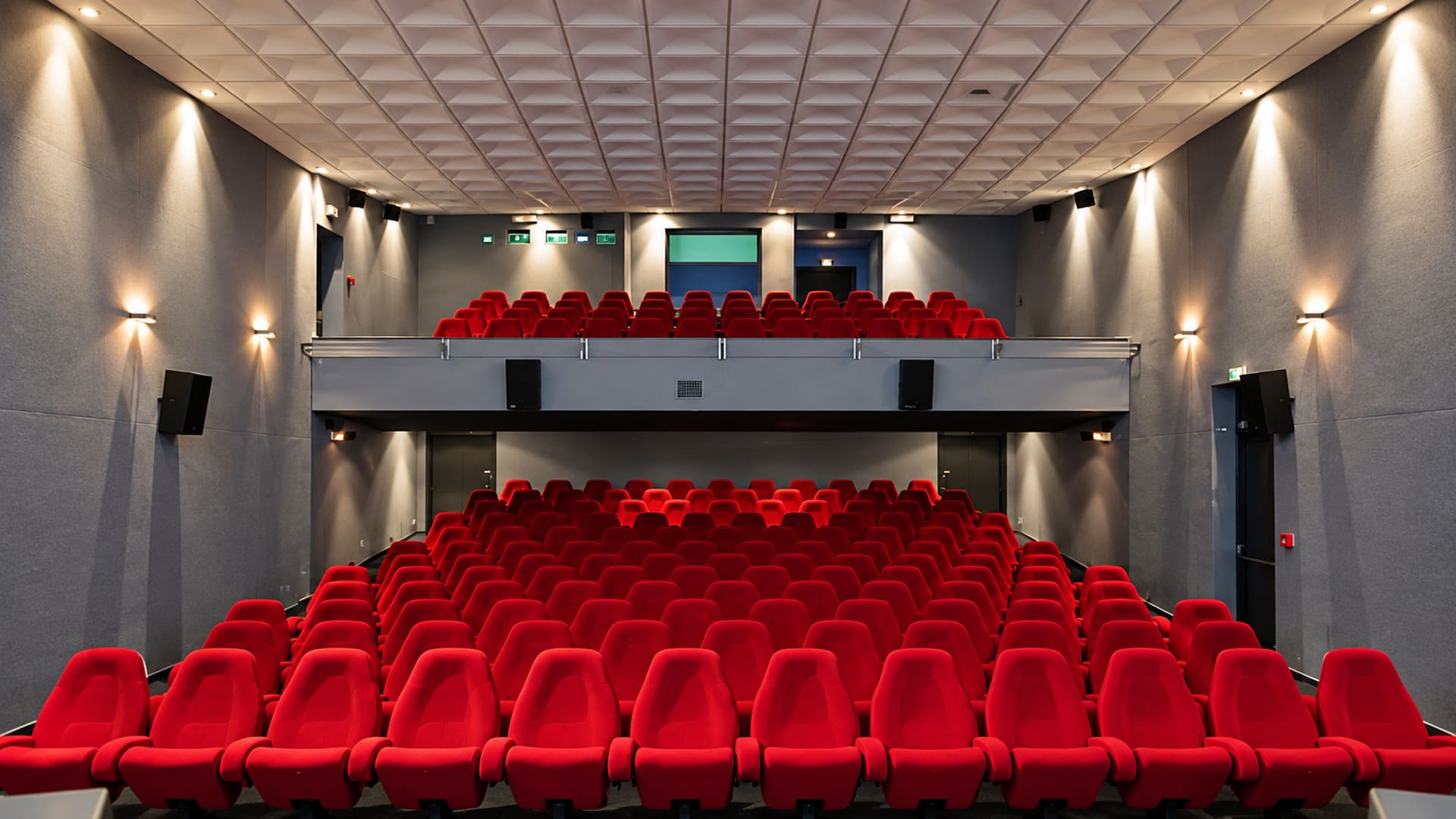 L’orchestre et le balcon du Cercle, fauteuils rouges