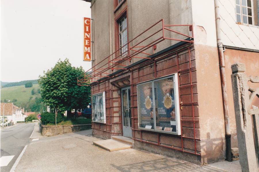 Façade du cinéma, fin des années 1980, avant les travaux